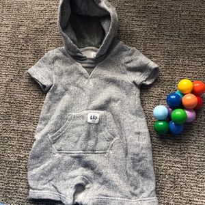 6-12 months Baby Gap onesie